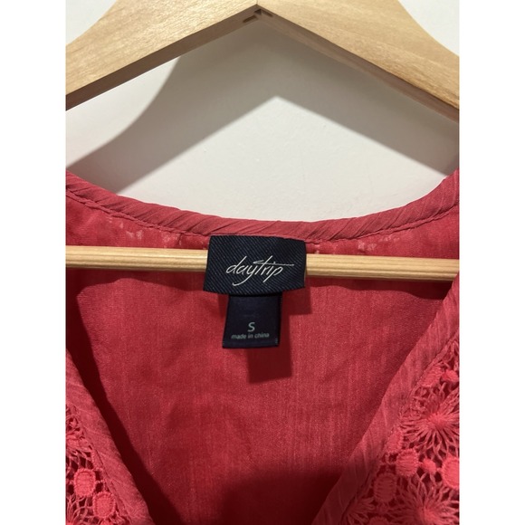 Daytrip Women's Crochet Peplum Top Honeysuckle Pink Size Small Summer Boho - Picture 5 of 6